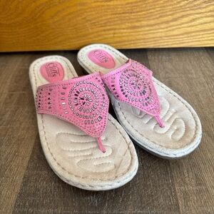 Cliffs by WHITE MOUNTAIN Pink and Cream Crochet Sandals